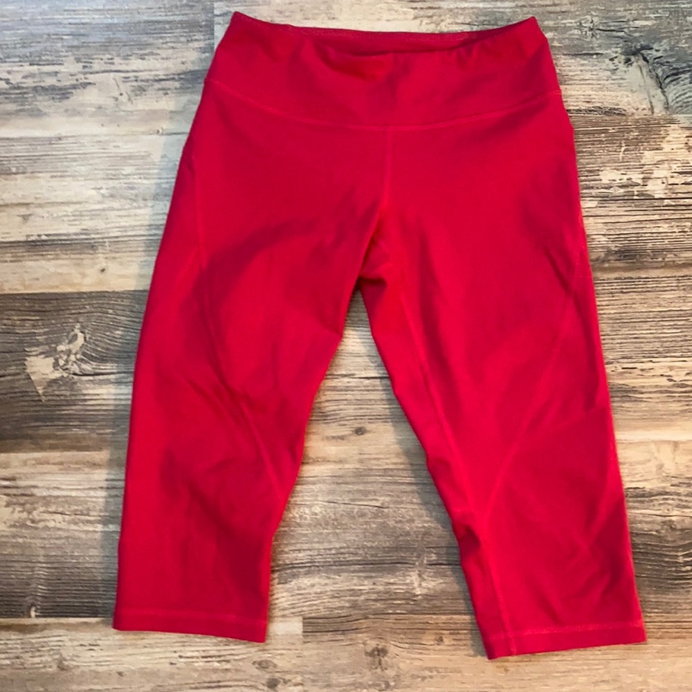Red Zella crop workout pants size XS